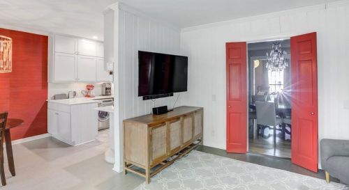 2070 Dellwood Dr, Atlanta GA  30309-1243 exterior