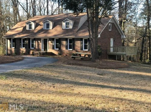 260 Edgewood Dr, Carrollton, GA 30116-8900
