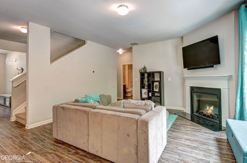 3843 Hempstead Way, Atlanta GA  30331-5268 exterior