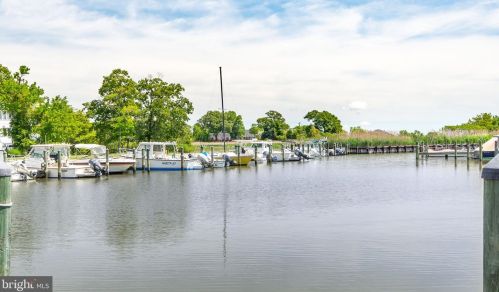 1217 Pine Ave, Shady Side MD 20764-9575 exterior