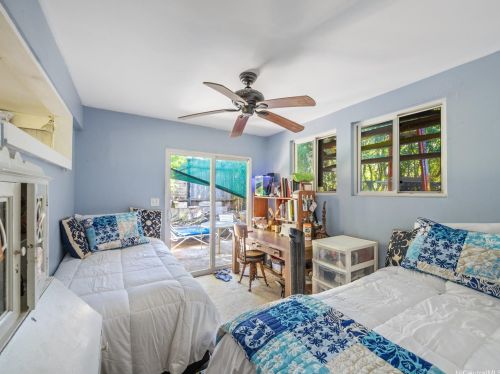 4561 Aukai Ave, Honolulu HI  96816-5209 exterior