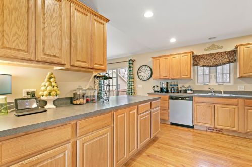 38126 Dewey St, Spring Grove, IL 60081-9409