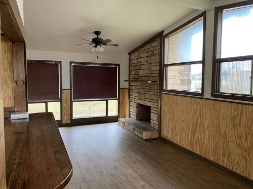 450 Clinton St, Dublin, TX 76446-1306