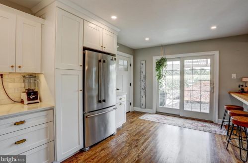 1220 Country Club Dr, Lancaster PA  17601-5208 exterior