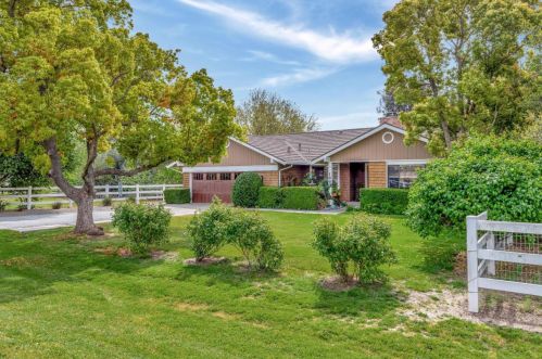 1660 Eberts Dr, San Martin, CA 95046-9741