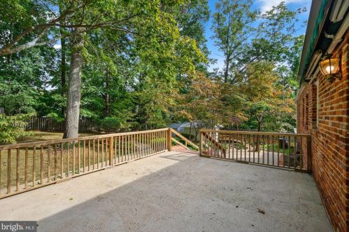 7301 Lackawanna Dr, Springfield VA  22150-4418 exterior