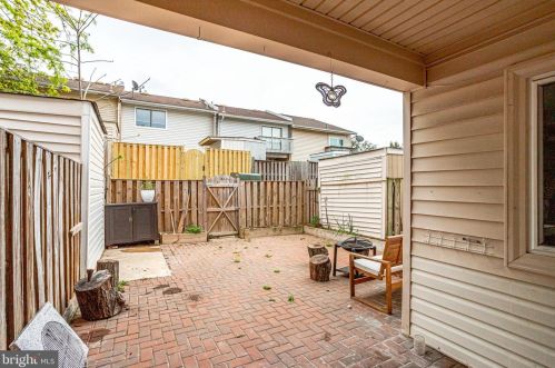 2217 Saunders Dr, Herndon, VA 20170-4344