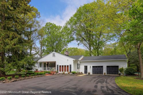 29 Majestic Ave, Lincroft, NJ 07738-1719