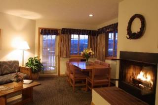 990 Mountain Rd, Stowe VT  05672-4629 exterior