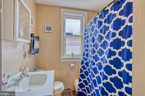 318 Hawthorne St, York PA 17404-3154 exterior