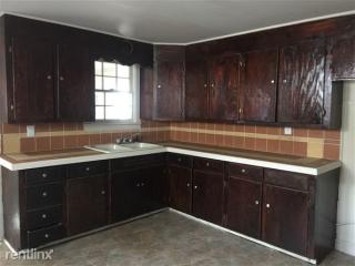 821 Arbor Ave, Indianapolis IN  46221-1204 exterior