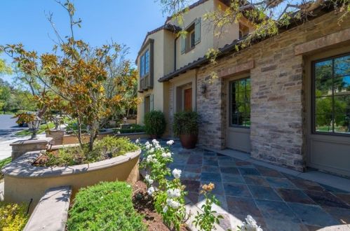 37 Blue Smt, Irvine CA  92603-0168 exterior