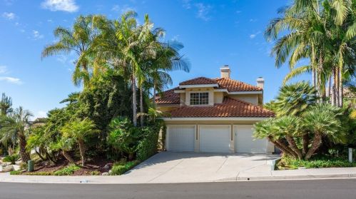 1306 Woodview Dr, Oceanside, CA 92056-2029