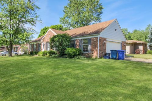 9404 Arthur St, Crown Point, IN 46307-1915