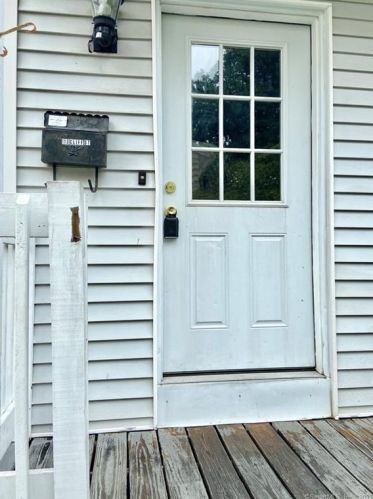 113 Cliff St, Huntington, CT 06484-2354