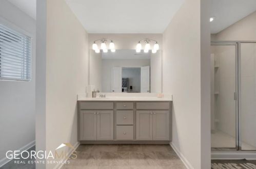 3132 Meadowstone Ln, Atlanta GA  30331-2939 exterior