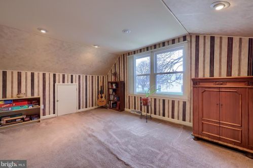 1604 Robert Rd, Lancaster PA  17601-5635 exterior