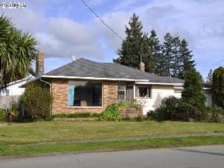 318 Hazel St, Harbor, OR 97415-9633
