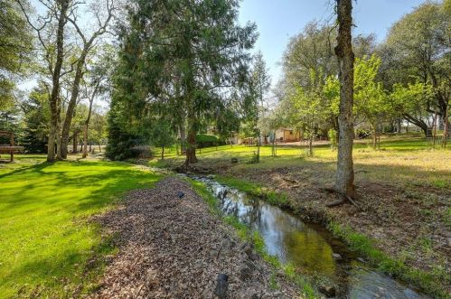 12122 Poplar Rd, Auburn, CA 95602-8100
