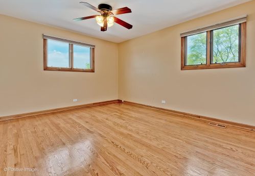 9856 Huber Ln, Niles IL  60714-1015 exterior