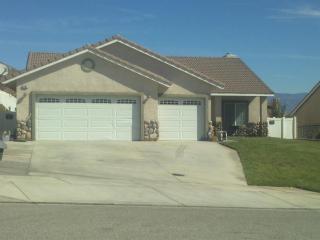 301 Coyote Dr, Colton, CA 92324-3719