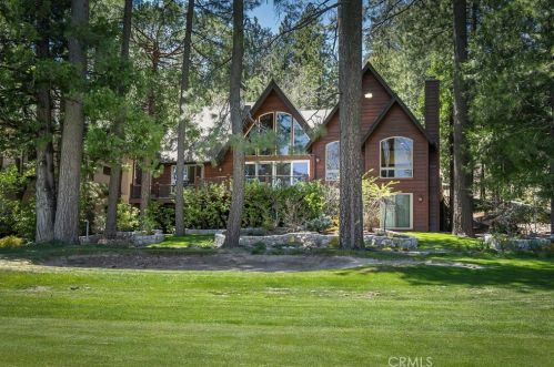 621 Brentwood Dr, Lake Arrowhead, CA 92352-9717