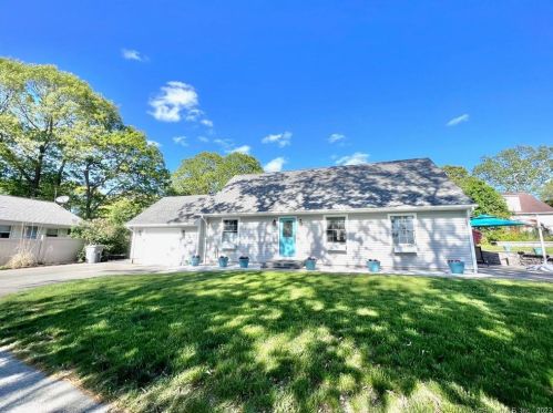 75 Bayview Rd, Niantic, CT 06357-2003