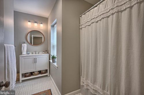 38 Vine St, Lancaster PA  17602-3549 exterior