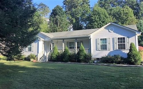 330 Rivers Edge Dr, Hayesville, NC 28904-6522