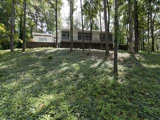2979 Ridge Valley Rd, Atlanta GA  30327-1829 exterior