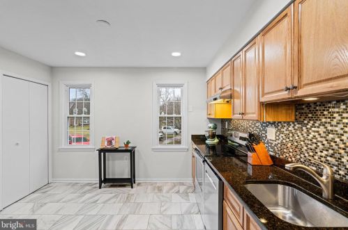 5865 Banning Pl, Springfield VA  22015-3666 exterior