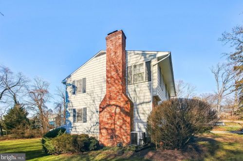 16 Severn Riv Rd, Severna Park MD 21146-4659 exterior