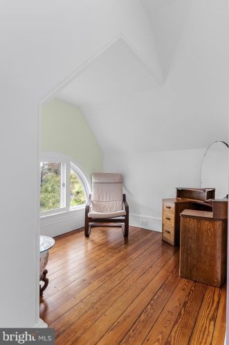 135 Warwick Rd, Tavistock NJ  08033-3706 exterior