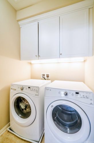 54 Rembrandt, Irvine CA  92620-7314 exterior