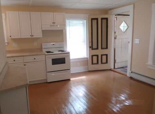 25 River St, Hillsboro, NH 03244-5537