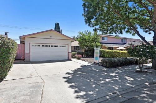 1624 Yosemite Dr, Milpitas, CA 95035-6550