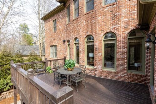 700 Glengate Pl, Atlanta GA  30328-7257 exterior