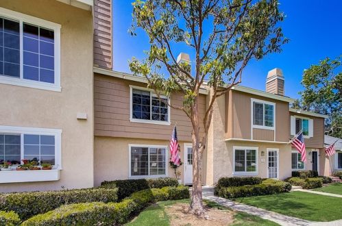 74 Greenbough, Irvine CA  92614-7502 exterior