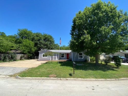 6824 Lake Side Dr, Fort Worth, TX 76135