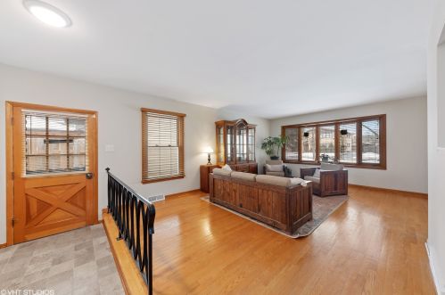 806 Mckinley Ave, Arlington Hts, IL 60005-2822