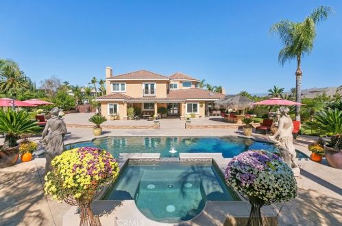 18003 Green Orchard Pl, Riverside CA  92508-8743 exterior