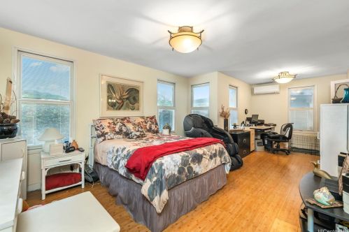 321 Halemaumau Pl, Honolulu HI  96821-2107 exterior