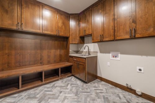 13671 Pathway Ave, Truckee CA  96161-6225 exterior