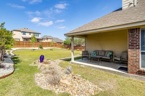 8921 Stone Top Dr, Fort Worth, TX 76179-4901