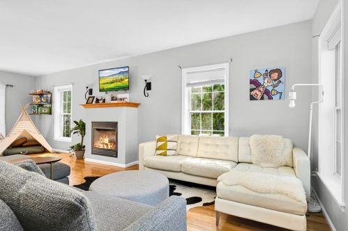 35 Forbes St, Providence, RI 02908-2017