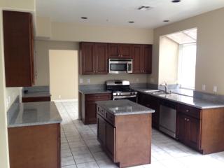 13807 Portofino St, Fontana CA  92336-3855 exterior