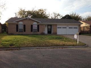 6109 Lalagray Ln, Fort Worth TX  76148-3034 exterior