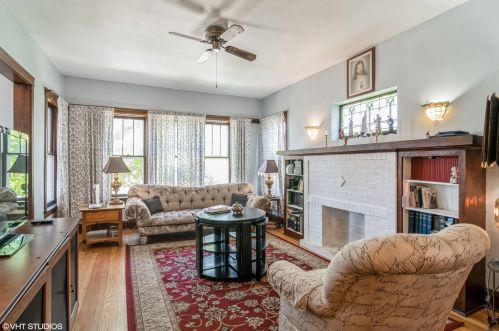 6145 Byron St, Chicago, IL 60634-2546