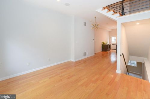 1306 4th St, Philadelphia, PA 19147-5902