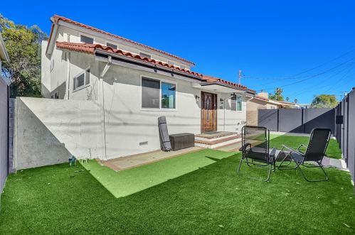 15751 Morrison St, Van Nuys CA  91436-1543 exterior